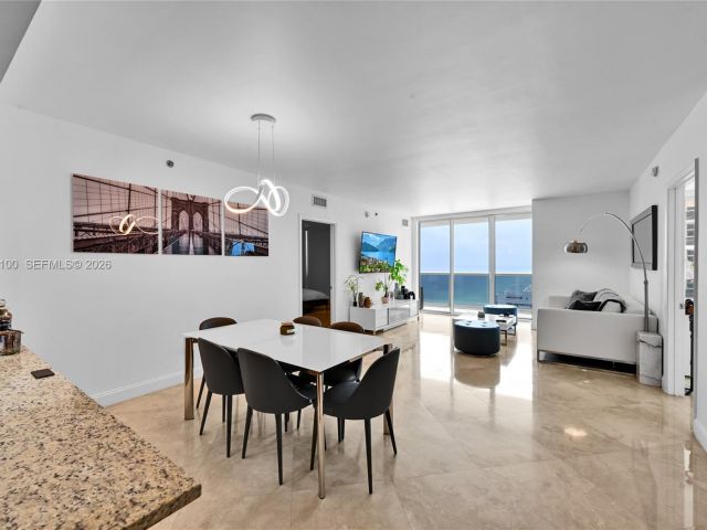 Apartment for sale  Unit #3104 - photo 7521056