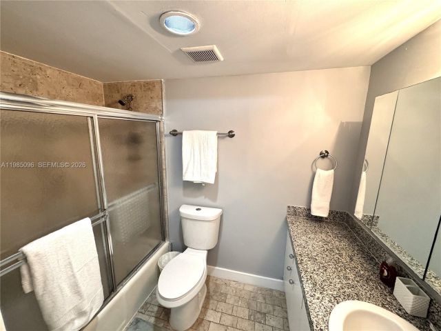 2-bedroom condo for sale in Surfside - 9195 Collins Ave PH4 - MondialRealty