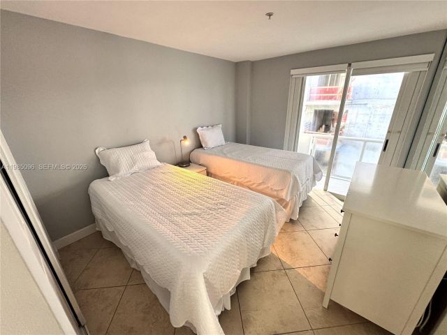 2-bedroom condo for sale in Surfside - 9195 Collins Ave PH4 - MondialRealty