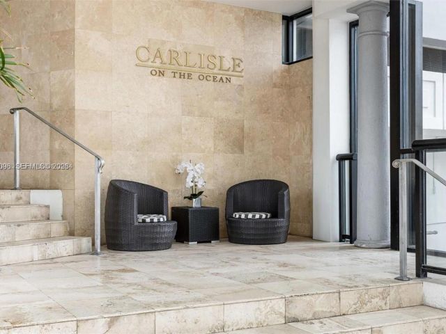 2-bedroom condo for sale in Surfside - 9195 Collins Ave PH4 - MondialRealty