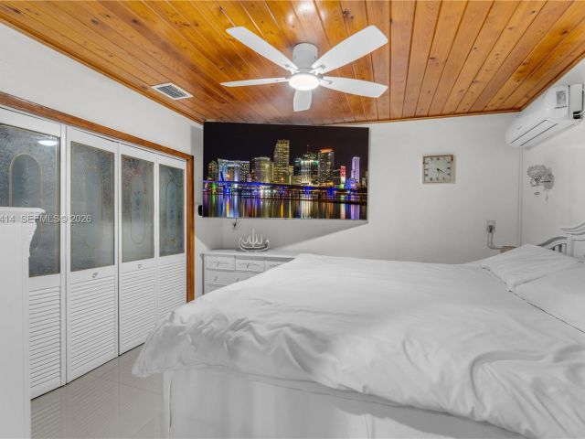 Home for sale at 2401 SW 132nd Ave - photo 7526881