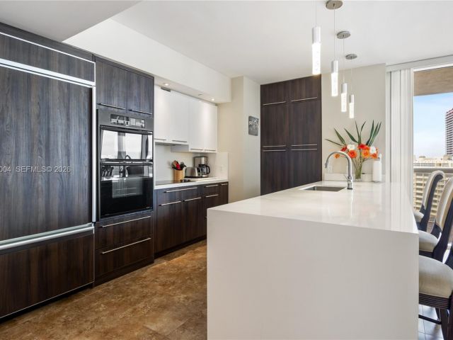 Apartment for rent  Unit #1108 - photo 7499171