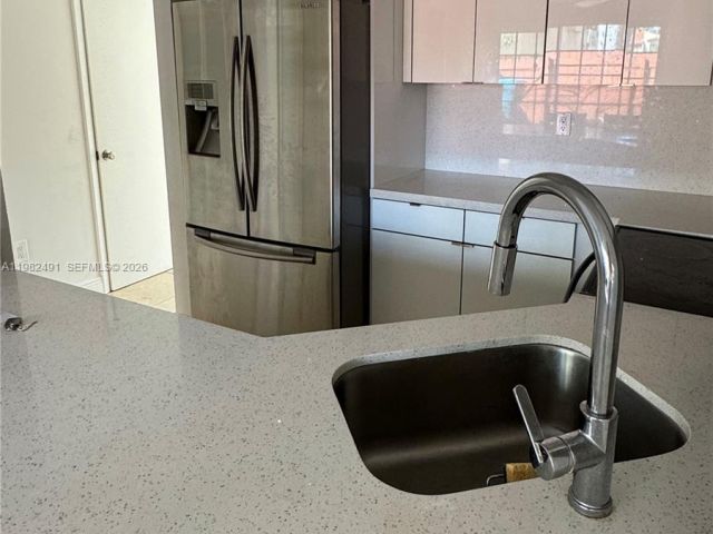 2-bedroom home for rent in Miami - 10220 SW 77th Ct - MondialRealty