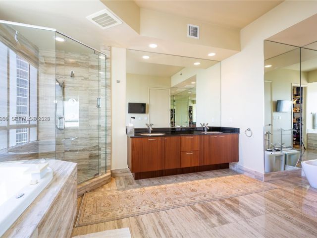 Apartment for rent  Unit #1106 - photo 7496816