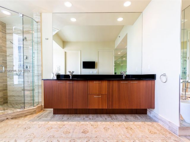 Apartment for rent  Unit #1106 - photo 7496817