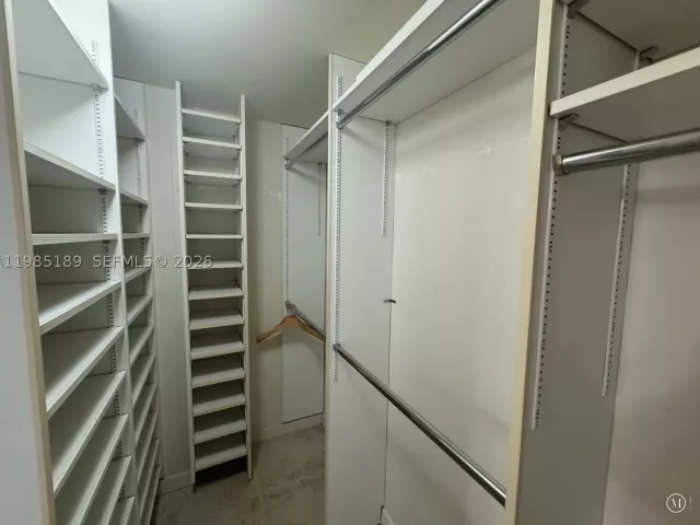 2-bedroom condo for rent in Miami Beach - 2555 Collins Ave 2002 - MondialRealty
