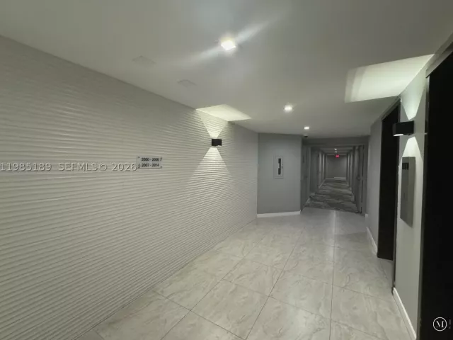 2-bedroom condo for rent in Miami Beach - 2555 Collins Ave 2002 - MondialRealty