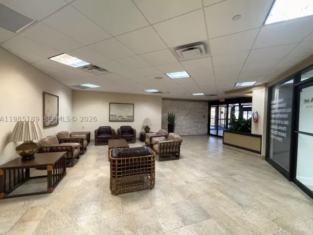 2-bedroom condo for rent in Miami Beach - 2555 Collins Ave 2002 - MondialRealty