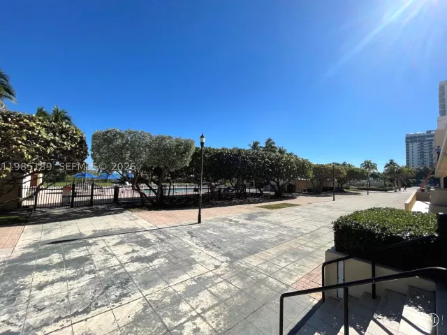 2-bedroom condo for rent in Miami Beach - 2555 Collins Ave 2002 - MondialRealty