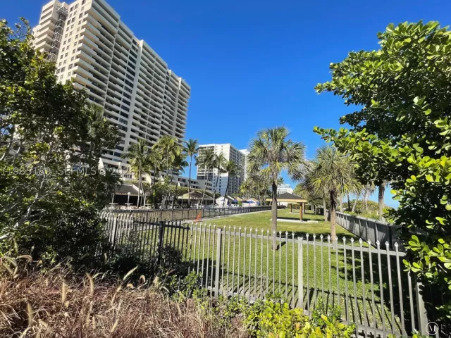 2-bedroom condo for rent in Miami Beach - 2555 Collins Ave 2002 - MondialRealty