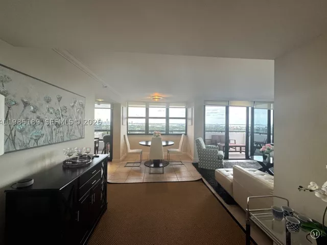 2-bedroom condo for rent in Miami Beach - 2555 Collins Ave 2002 - MondialRealty