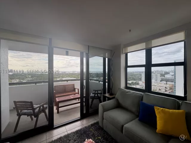 2-bedroom condo for rent in Miami Beach - 2555 Collins Ave 2002 - MondialRealty
