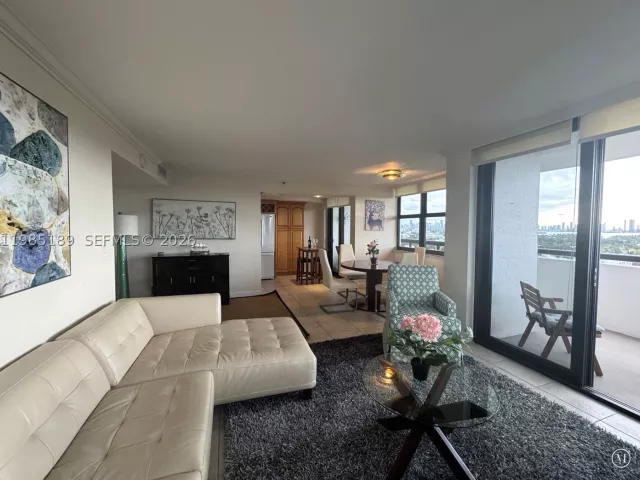 2-bedroom condo for rent in Miami Beach - 2555 Collins Ave 2002 - MondialRealty