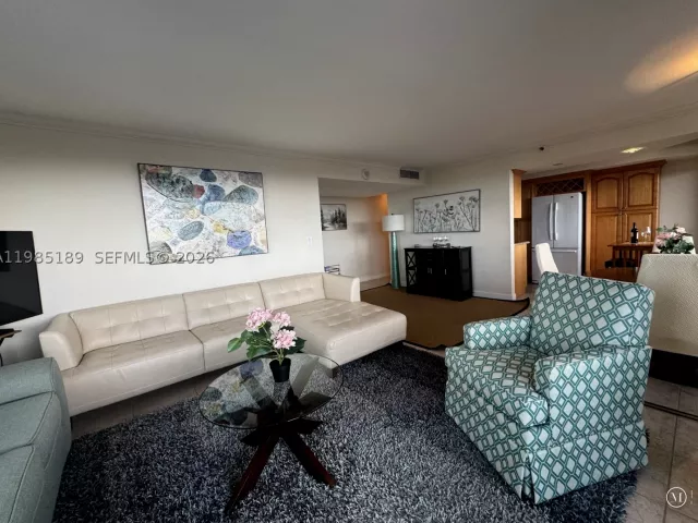 2-bedroom condo for rent in Miami Beach - 2555 Collins Ave 2002 - MondialRealty