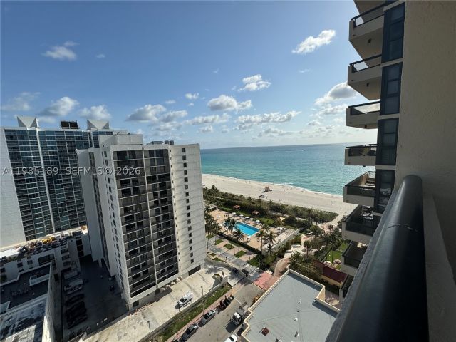 2-bedroom condo for rent in Miami Beach - 2555 Collins Ave 2002 - MondialRealty
