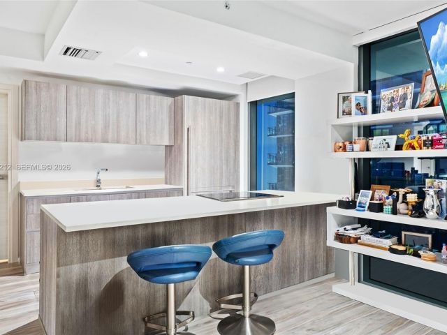 Apartment for rent  Unit #2705 - photo 7452439