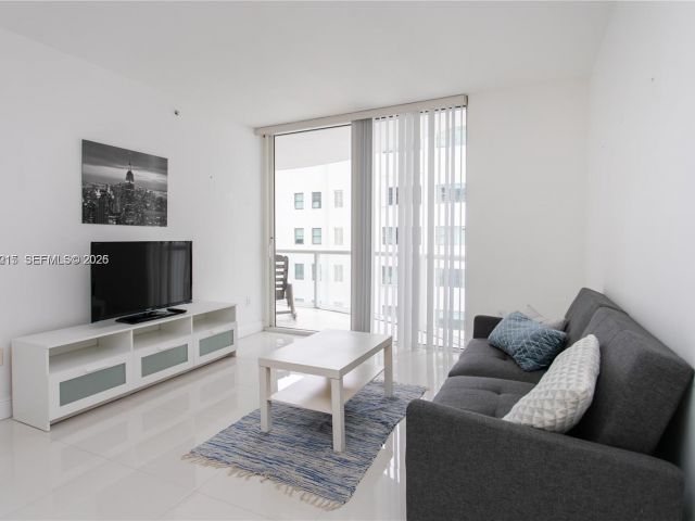 Apartment for rent  Unit #806 - photo 7501983