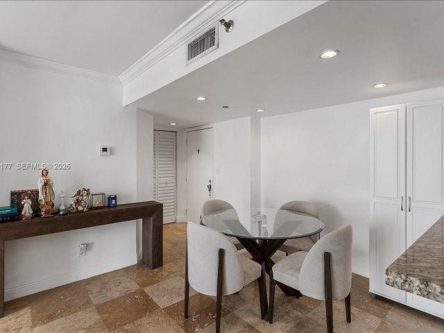 Apartment for sale  Unit #1614 - photo 7478931