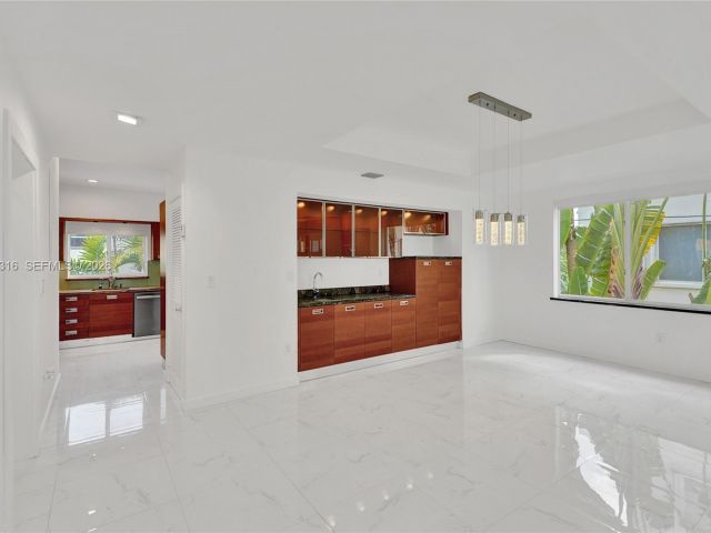 Home for rent at 10065 Bay Harbor Ter - photo 7478025