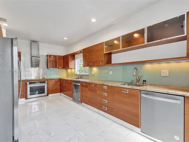 Home for rent at 10065 Bay Harbor Ter - photo 7478029