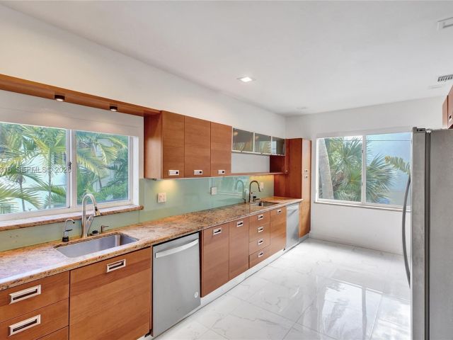 Home for rent at 10065 Bay Harbor Ter - photo 7478030