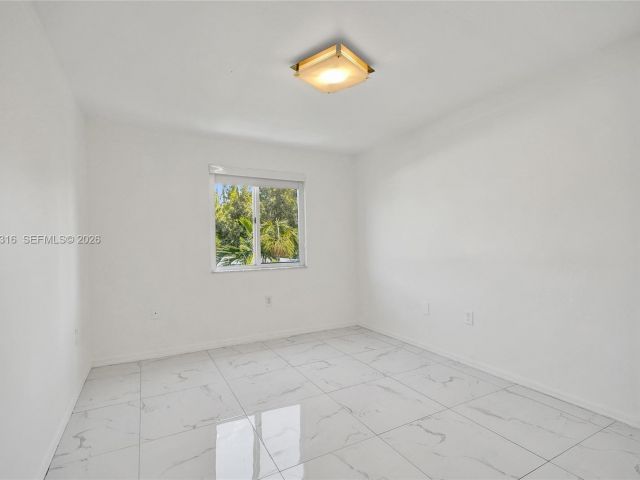 Home for rent at 10065 Bay Harbor Ter - photo 7478041