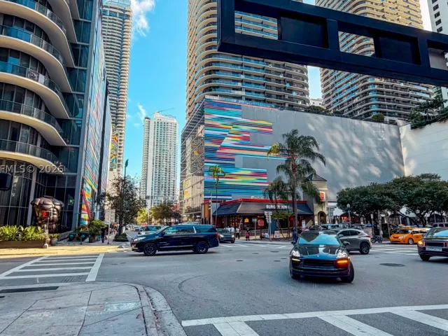 3-bedroom condo for rent in Miami - 801 S Miami Ave 4501 - MondialRealty