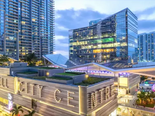 3-bedroom condo for rent in Miami - 801 S Miami Ave 4501 - MondialRealty
