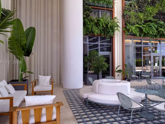 3-bedroom condo for rent in Miami - 801 S Miami Ave 4501 - MondialRealty