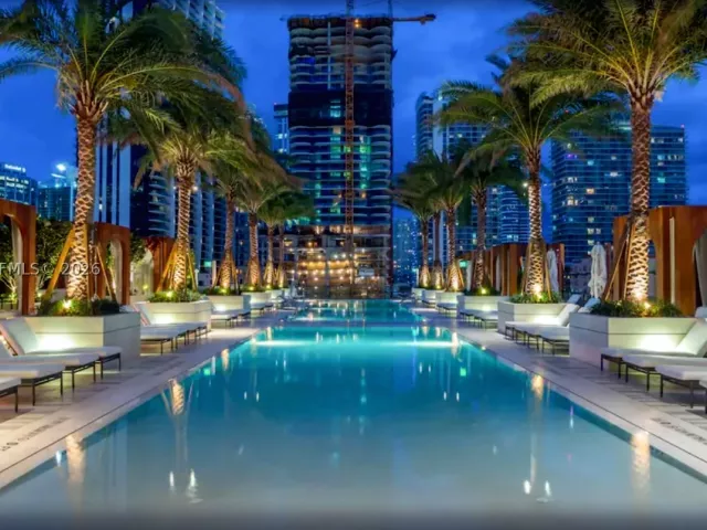 3-bedroom condo for rent in Miami - 801 S Miami Ave 4501 - MondialRealty