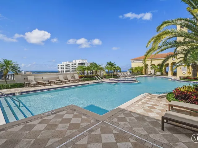 2-bedroom condo for sale in West Palm Beach - 701 S Olive Avenue 1003 - MondialRealty