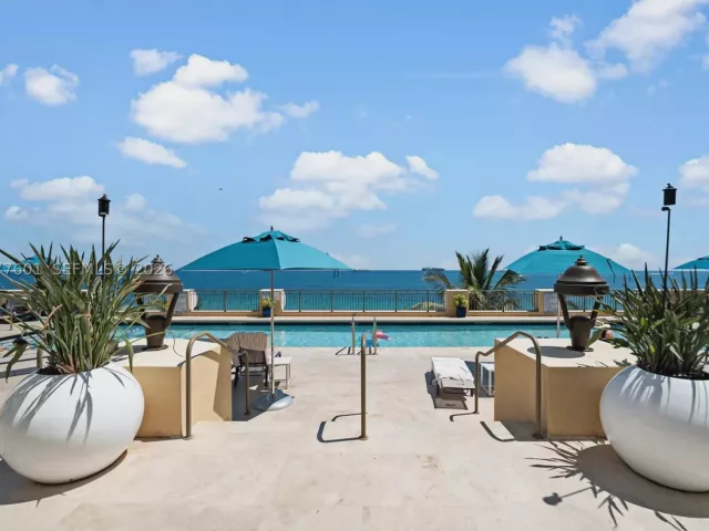 1-bedroom condo for sale in Fort Lauderdale - 601 N Fort Lauderdale Beach Blvd 712 - MondialRealty