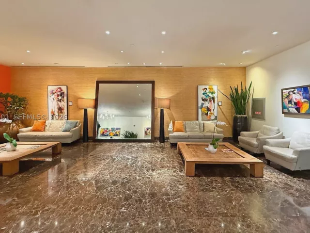 1-bedroom condo for sale in Fort Lauderdale - 601 N Fort Lauderdale Beach Blvd 712 - MondialRealty