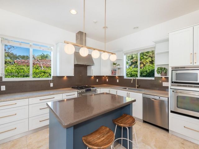 Home for sale at 717 Benevento Ave - photo 7528213