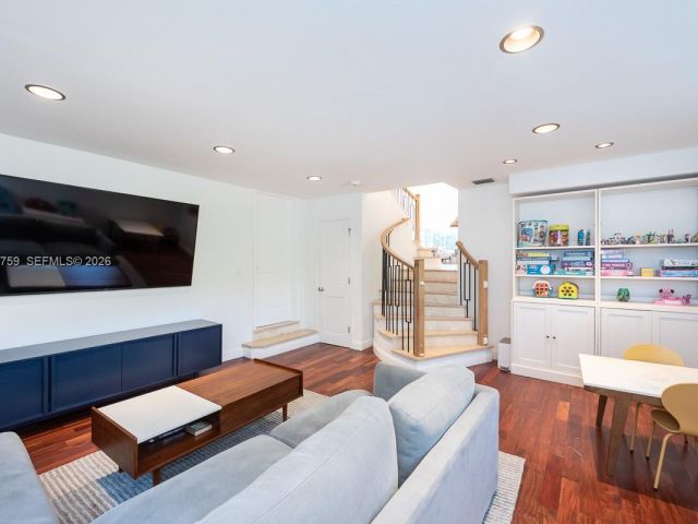 Home for sale at 717 Benevento Ave - photo 7528215