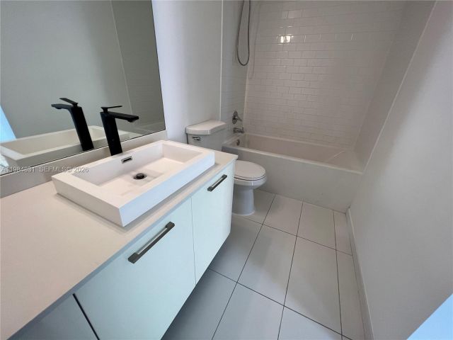 Apartment for rent  Unit #706 - photo 7467659