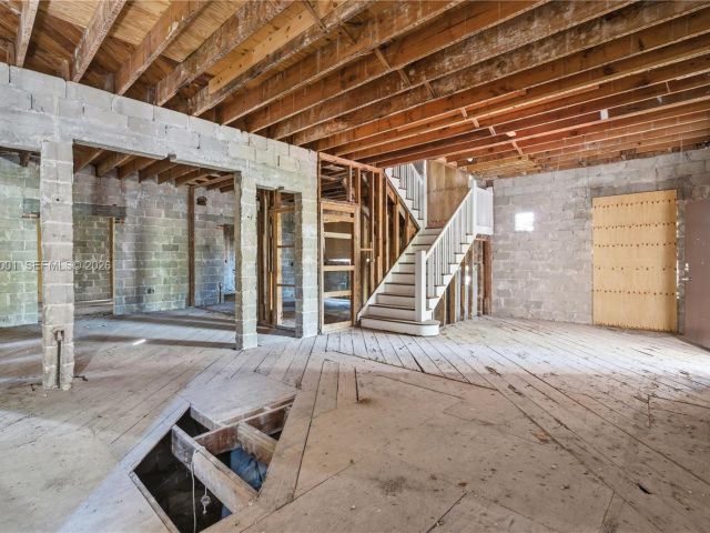 Home for sale at 4400 NE 1st Ave - photo 7465519