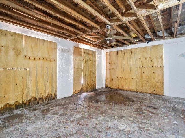 Home for sale at 4400 NE 1st Ave - photo 7465520