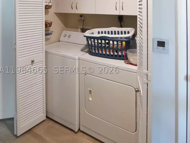 3-bedroom condo for rent in Miami - 801 Brickell Key Blvd 1209 - MondialRealty