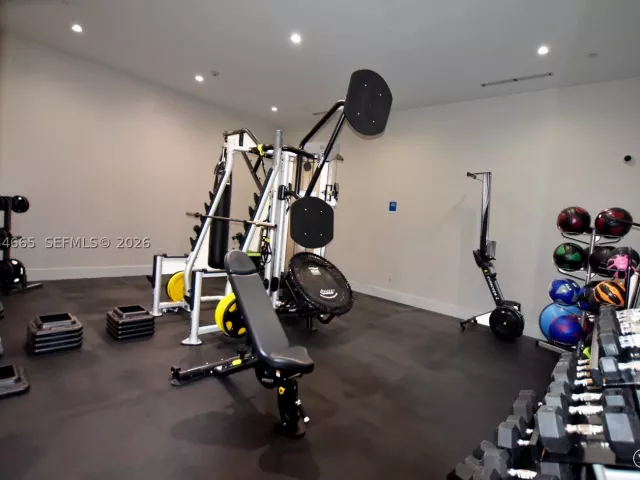 3-bedroom condo for rent in Miami - 801 Brickell Key Blvd 1209 - MondialRealty