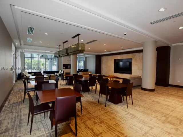 3-bedroom condo for rent in Miami - 801 Brickell Key Blvd 1209 - MondialRealty