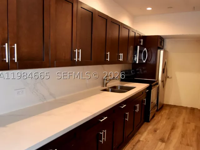 3-bedroom condo for rent in Miami - 801 Brickell Key Blvd 1209 - MondialRealty