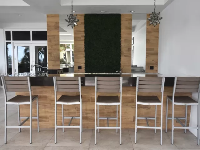3-bedroom condo for rent in Miami - 801 Brickell Key Blvd 1209 - MondialRealty