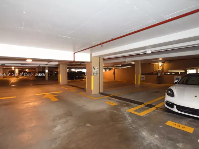 3-bedroom condo for rent in Miami - 801 Brickell Key Blvd 1209 - MondialRealty