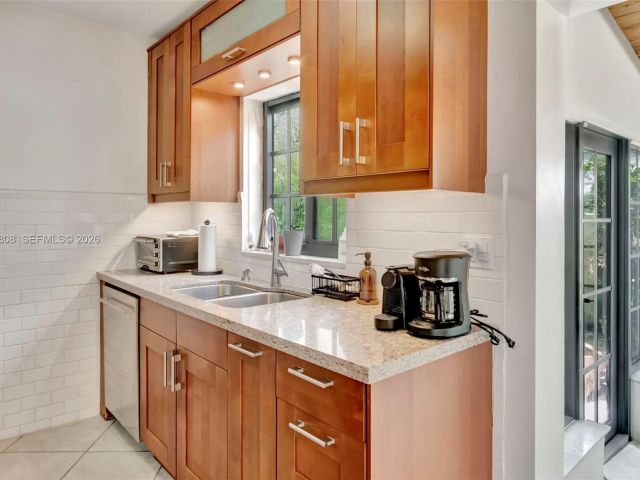 Home for rent at 1224 NE 182nd St 1224 - photo 7480630