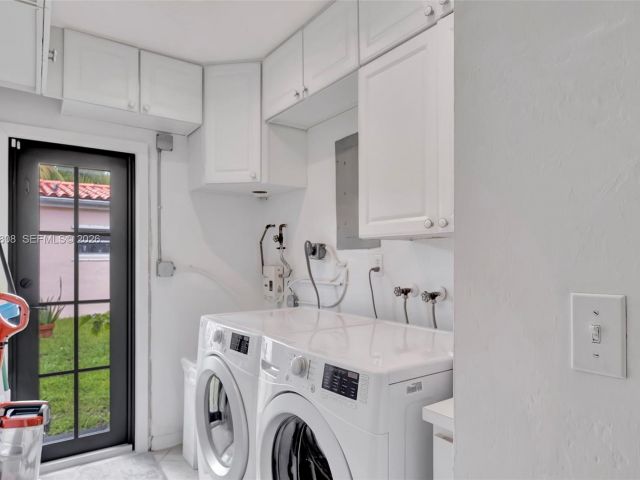 Home for rent at 1224 NE 182nd St 1224 - photo 7480642