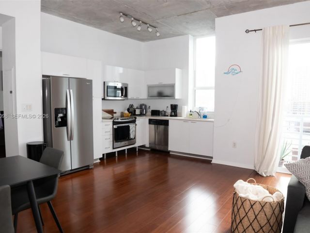 2-bedroom condo for rent in Miami - 234 NE 3 ST 1201 - MondialRealty