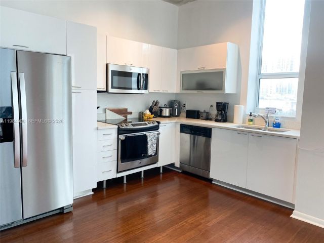 2-bedroom condo for rent in Miami - 234 NE 3 ST 1201 - MondialRealty