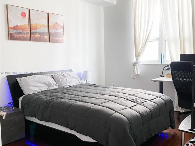 2-bedroom condo for rent in Miami - 234 NE 3 ST 1201 - MondialRealty