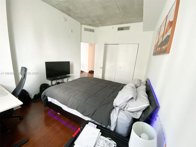 2-bedroom condo for rent in Miami - 234 NE 3 ST 1201 - MondialRealty